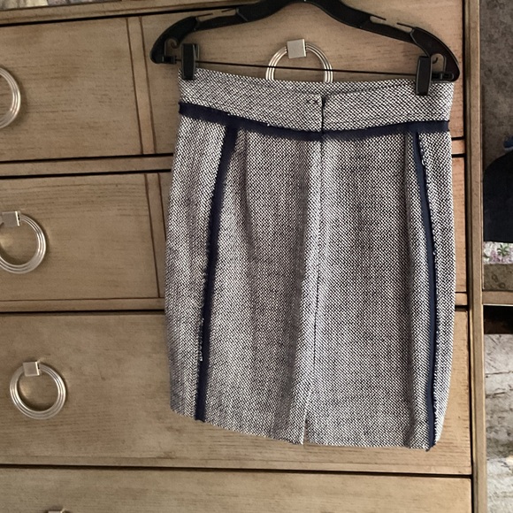 Elizabeth and James Navy and White Pencil Skirt, size M - Picture 2 of 6